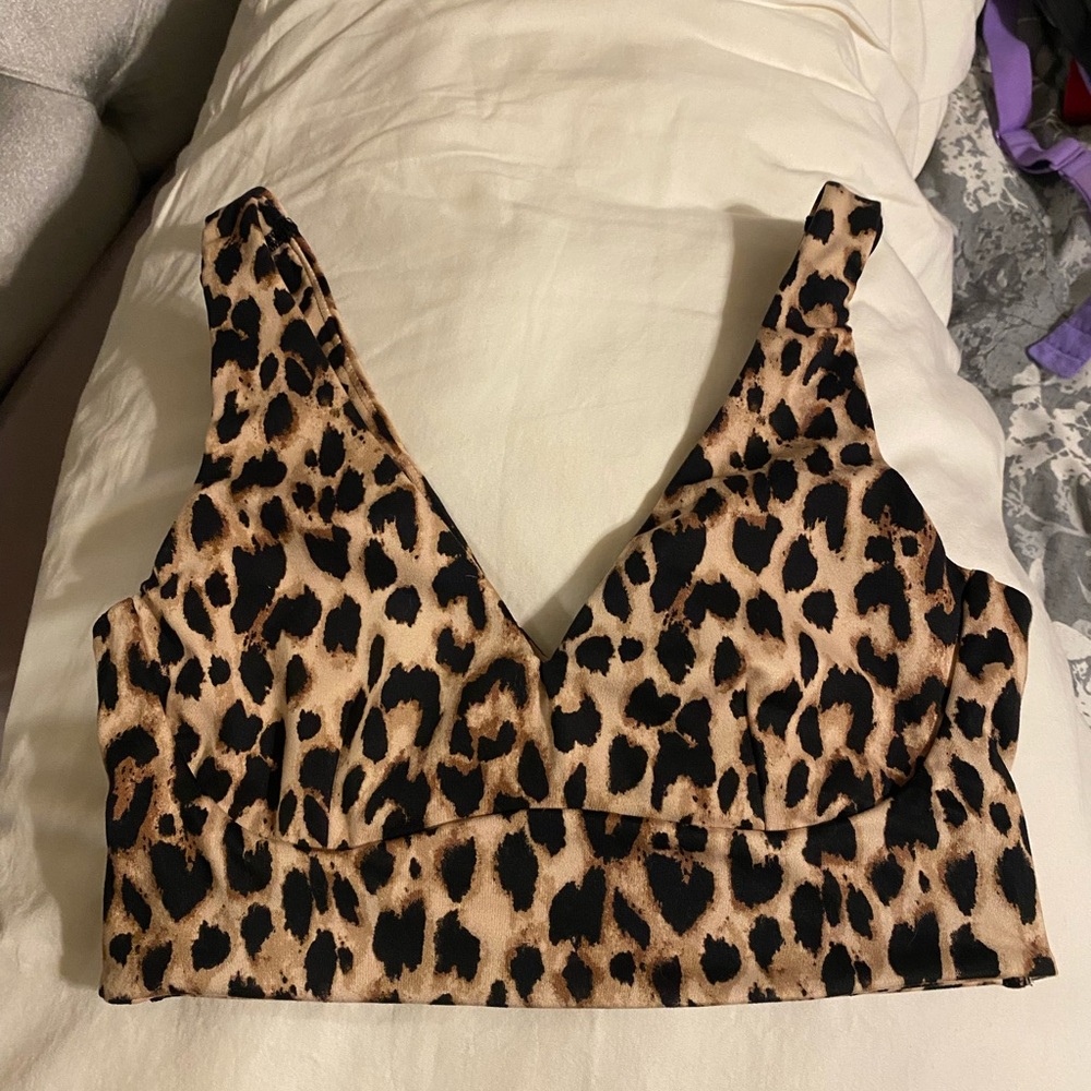 Leopard Print V-Neck Crop Top